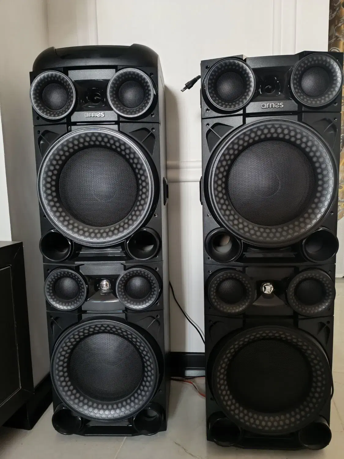 اسپیکر ارنس دوقلو میکروفون بیسیم دار تنظیم صدا|سیستم صوتی خانگی|خمینی‌شهر, |دیوار