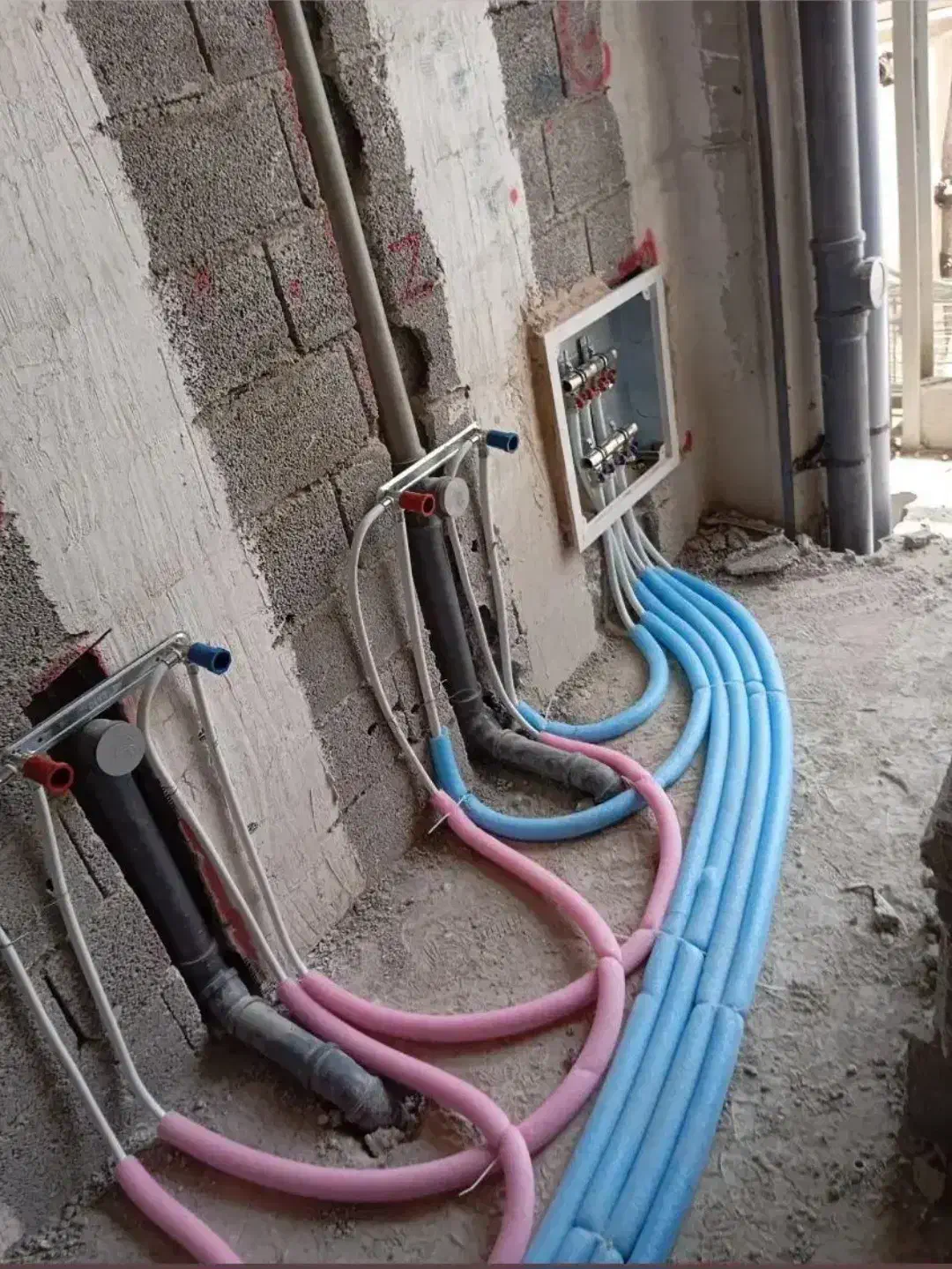 شاگرد لوله کشی  آشنا به اتصالات آب و فاضلاب و..|استخدام معماری، عمران و ساختمانی|ری, علایین|دیوار