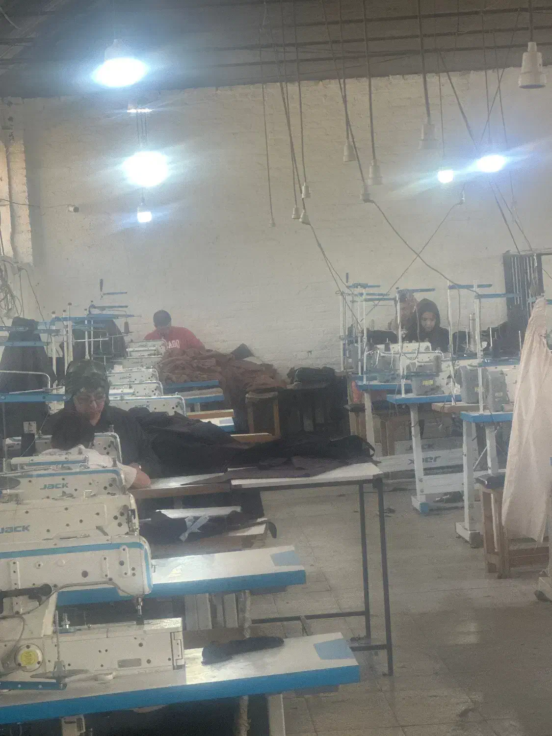 خیاط حرفه ای استاد کار مسلط به انواع پوشاک زنانه|استخدام صنعتی، فنی، مهندسی|تهران, شوش|دیوار