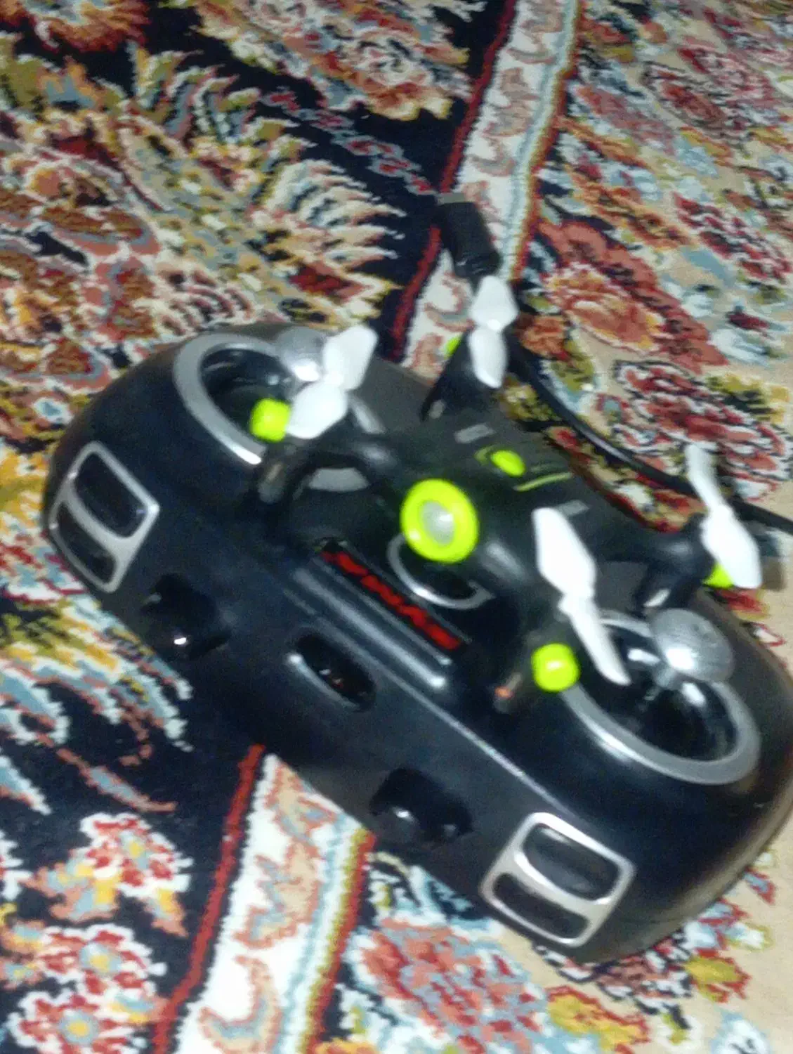 پهباد|اسباب‌‌بازی|قیدار, |دیوار