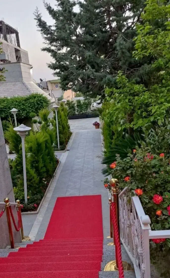 خدمات باغبانی باغچه کاری گلکاری هرس‌کاری به تمام|خدمات باغبانی و درختکاری|تهران, فردوس|دیوار