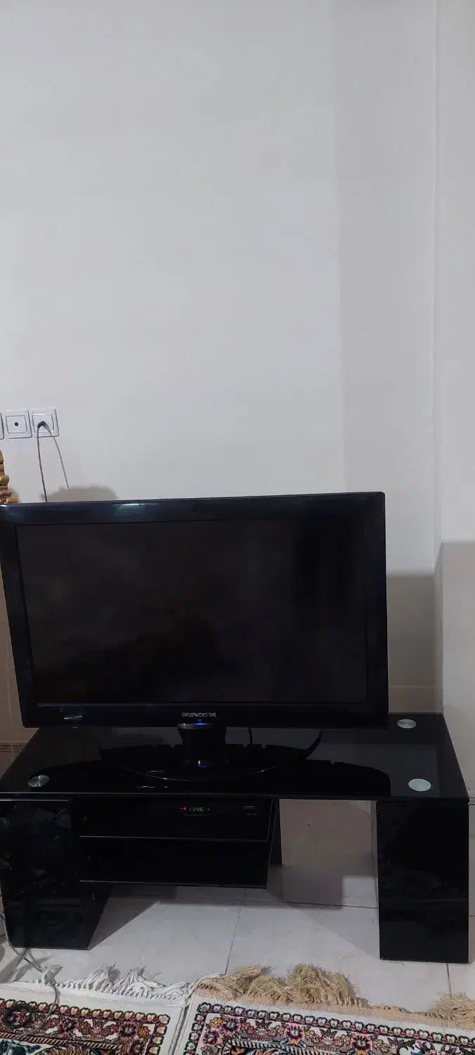 تلویزیون دوو  کار کرده با میز|تلویزیون و پروژکتور|سیرجان, |دیوار