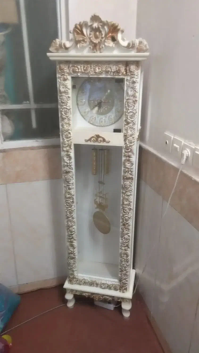 ساعت ایستاده در حد نو و موتور بچه|ساعت دیواری و تزئینی|قم, زند آباد|دیوار