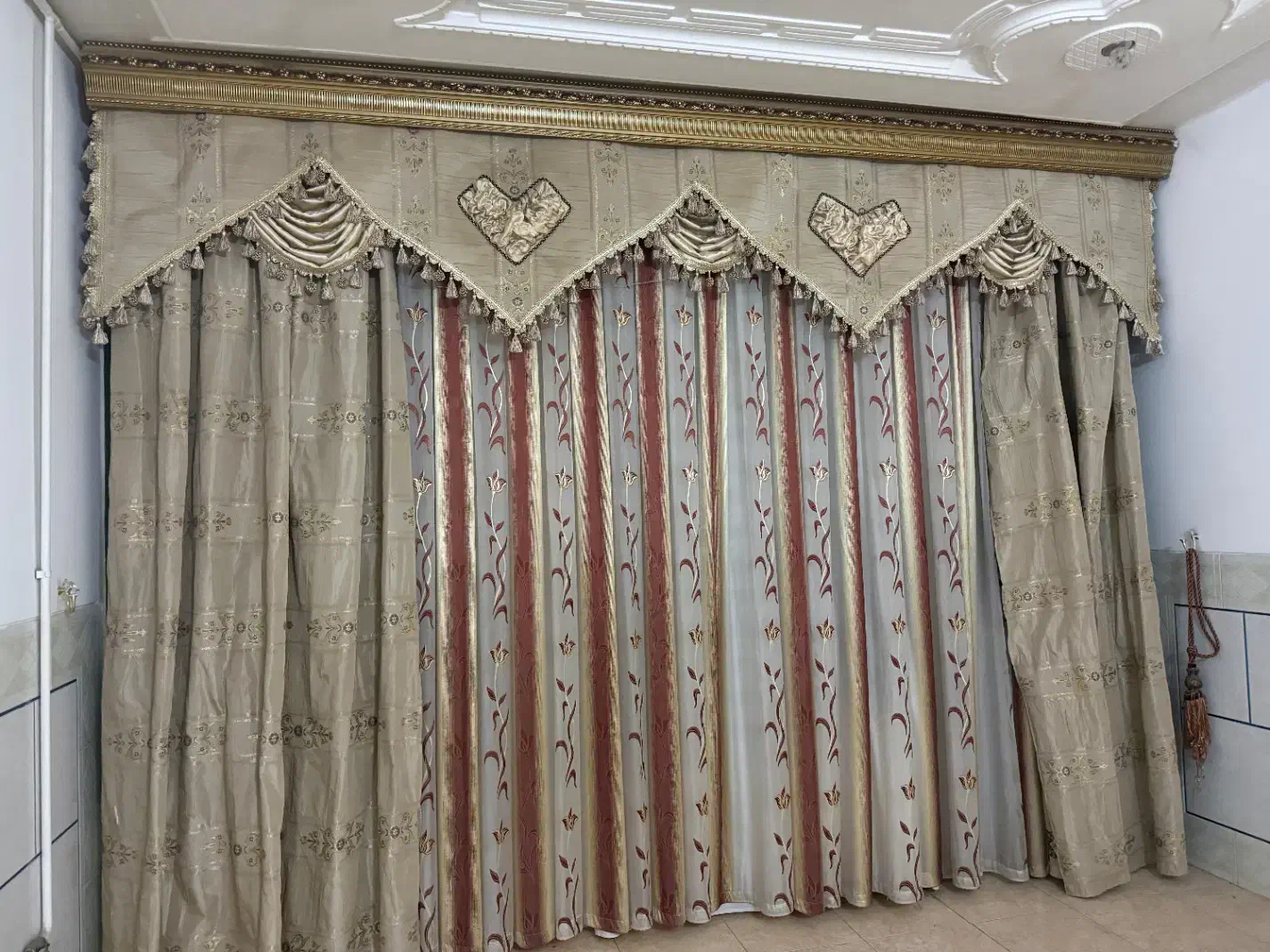 پرده  و دالبر پذیرایی و اتاق توافقی|پرده، رانر، رومیزی|لنجان, |دیوار
