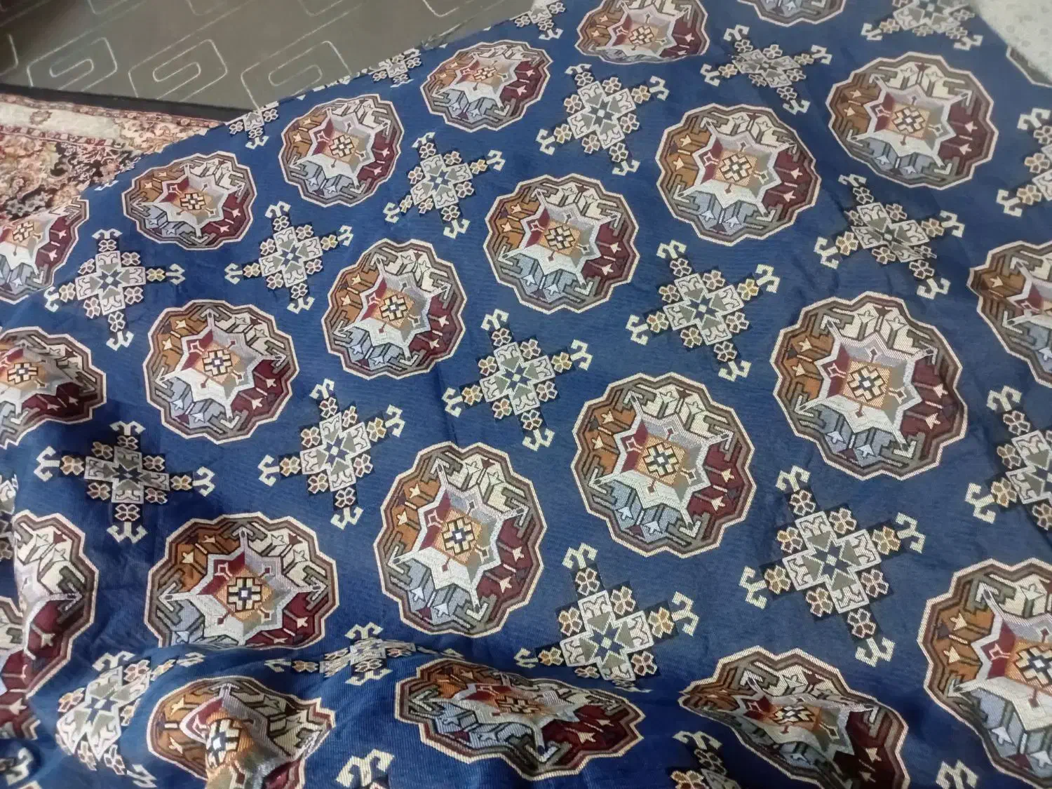 پارچه ۹متر نونو مناسب روفرشی ورومبلی|روفرشی|اصفهان, سروستان|دیوار