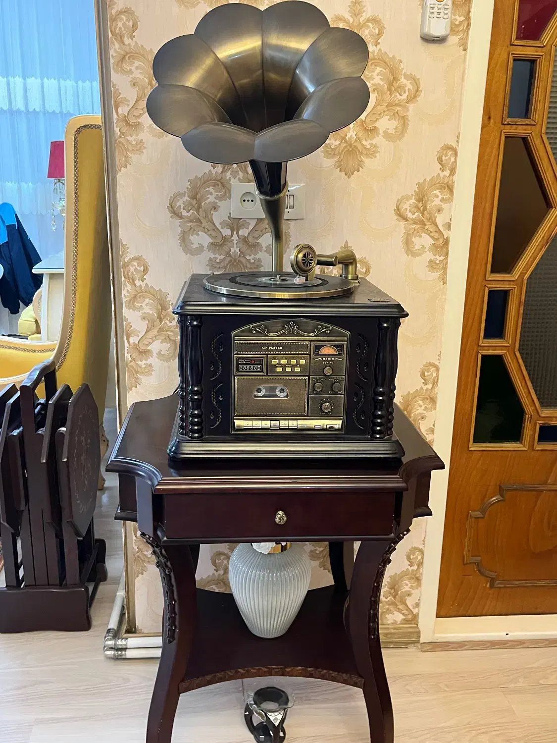 تعدادی لوازم خانه آباژور کریستال پذیرایی گرامافون|ظروف سرو و پذیرایی|زنجان, |دیوار