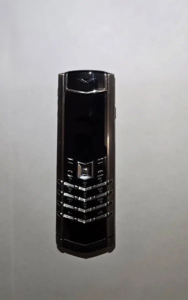 Vertu Signature Classic اصل - دست ساز|موبایل|تهران, حسین‌آباد|دیوار