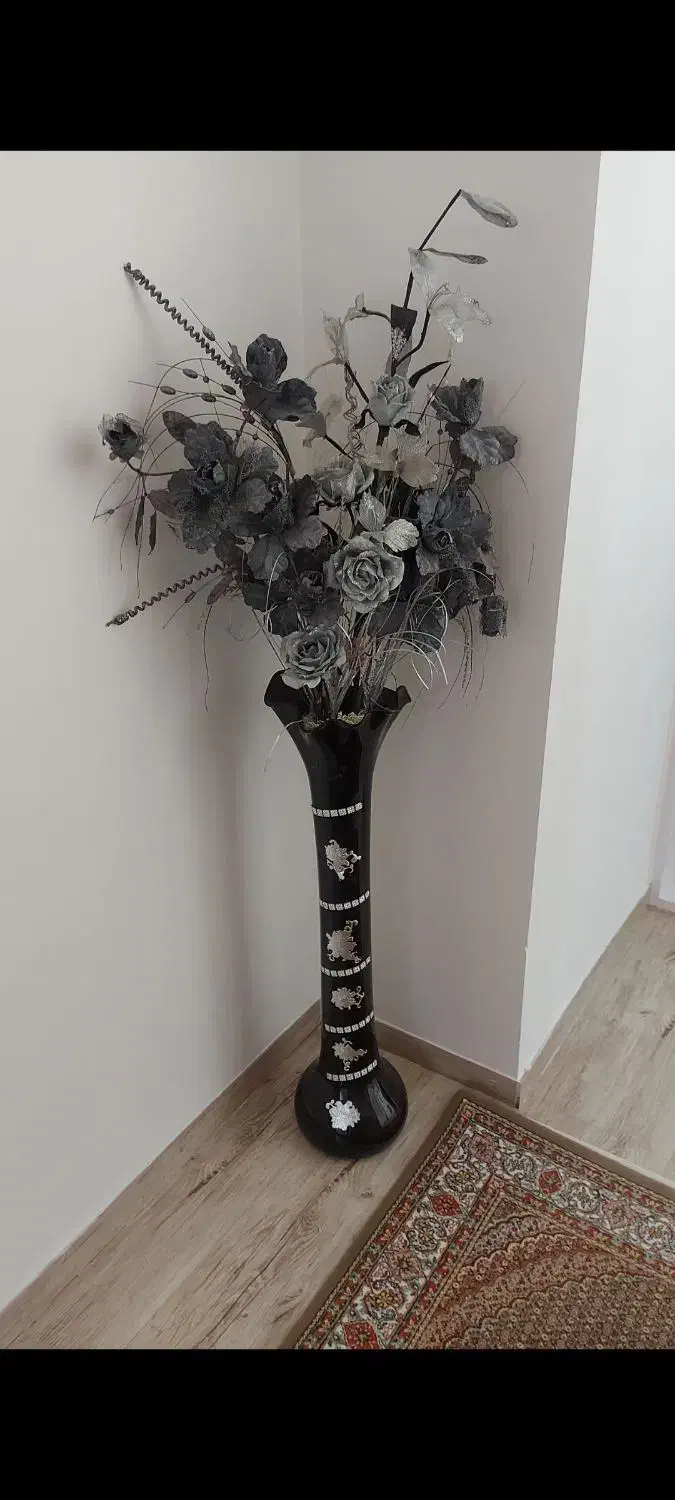 گلدان با گل|گل مصنوعی|سلماس, |دیوار