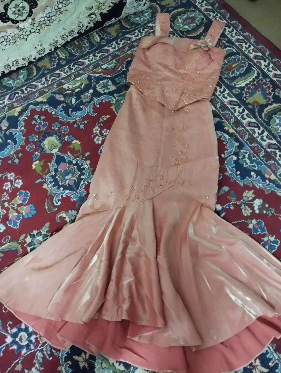 لباس مجلسی|لباس|گلبهار, شهر جدید گلبهار|دیوار