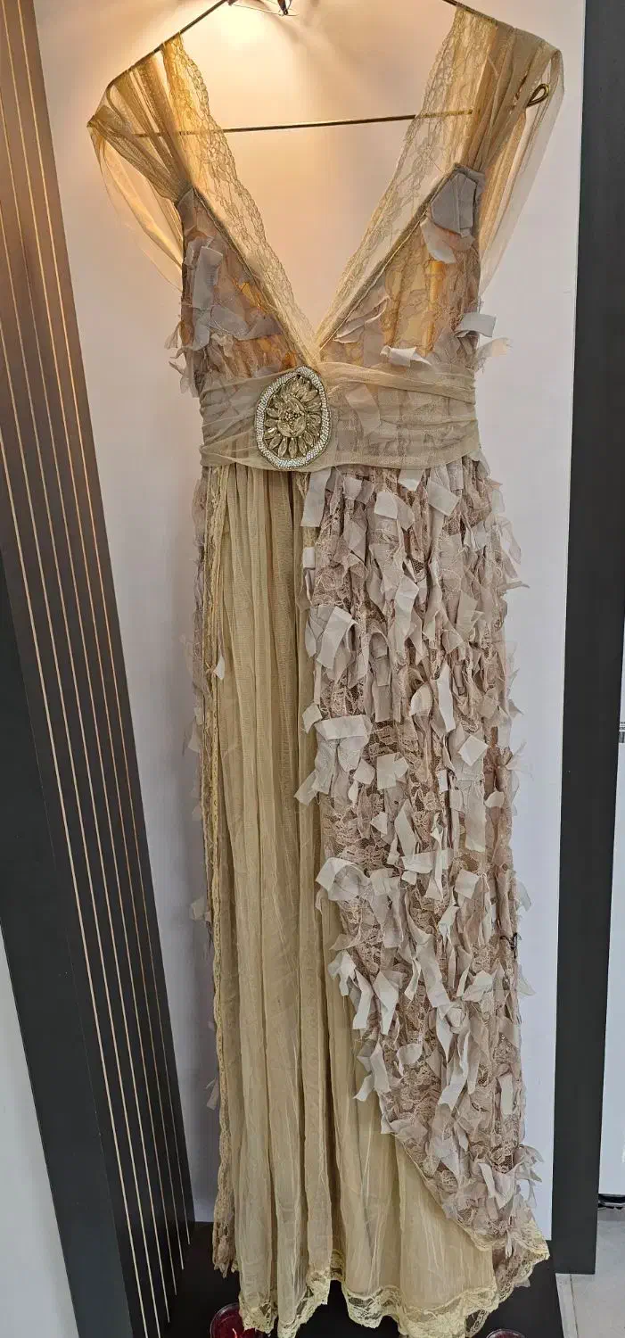 دو دست لباس کاملا سالم|لباس|رشت, پل تالشان|دیوار