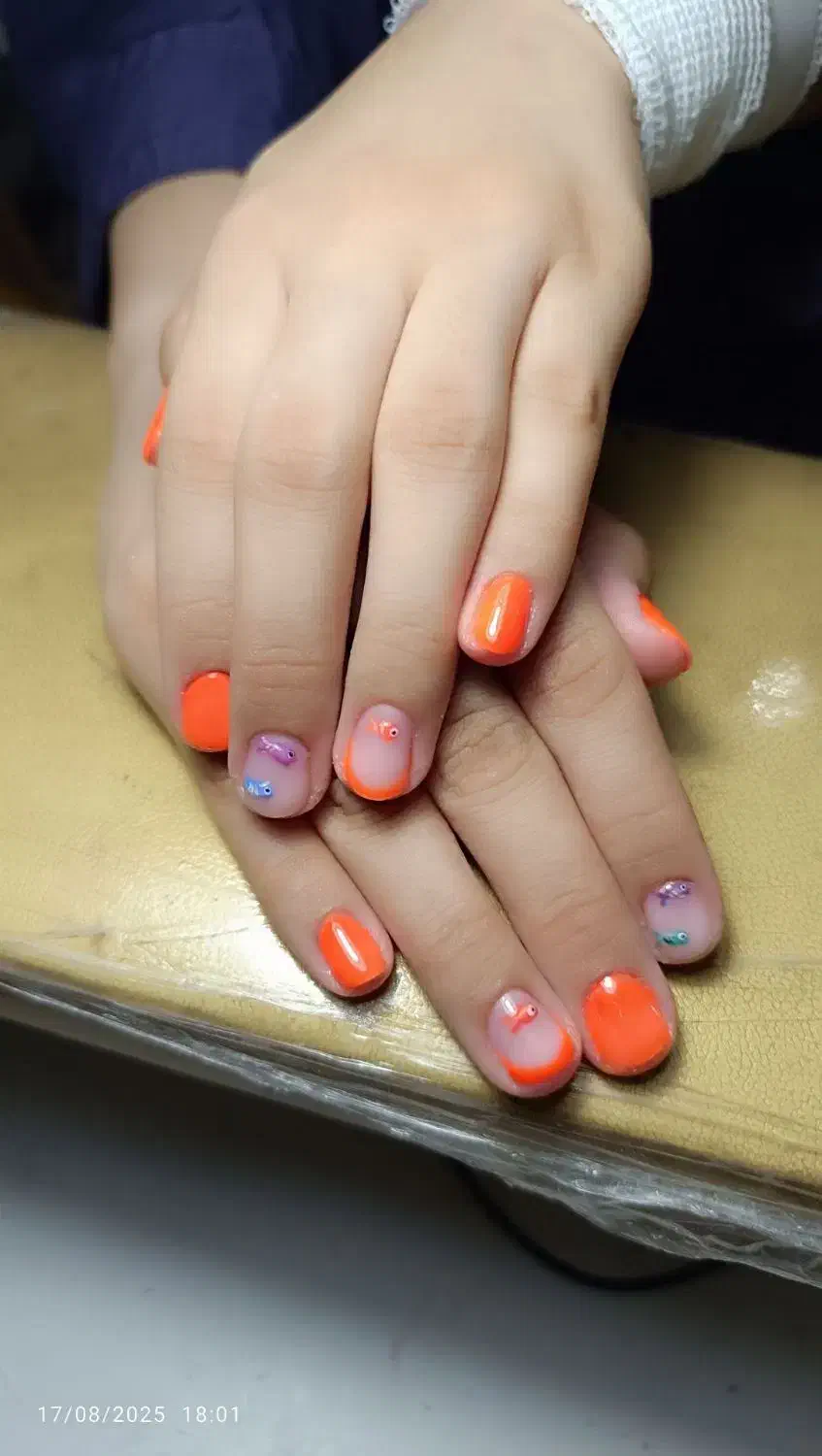 خدمات ناخن زیر 270|خدمات آرایشگری و زیبایی|آران و بیدگل, |دیوار