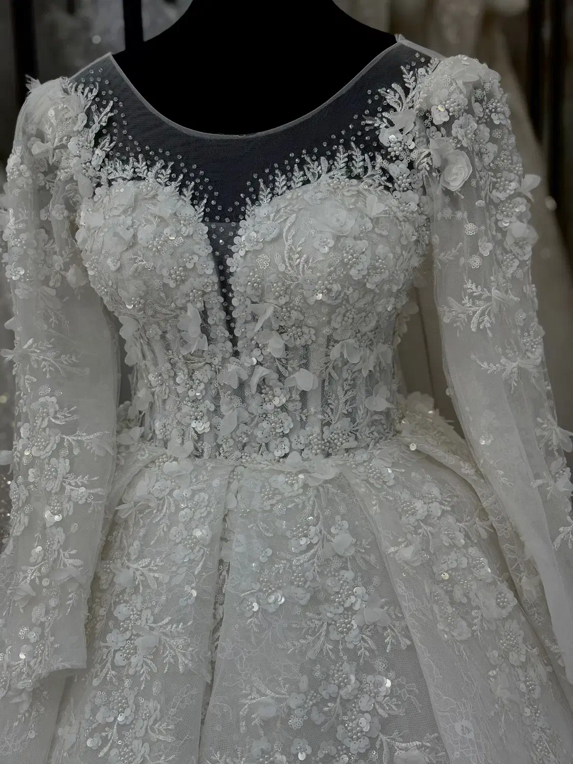 مزون عروس جیران|لباس|نجف‌آباد, باغ ملی|دیوار