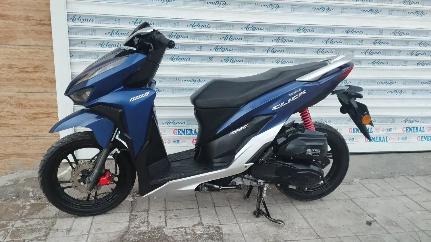 کلیک توسن|موتورسیکلت|میانه, |دیوار