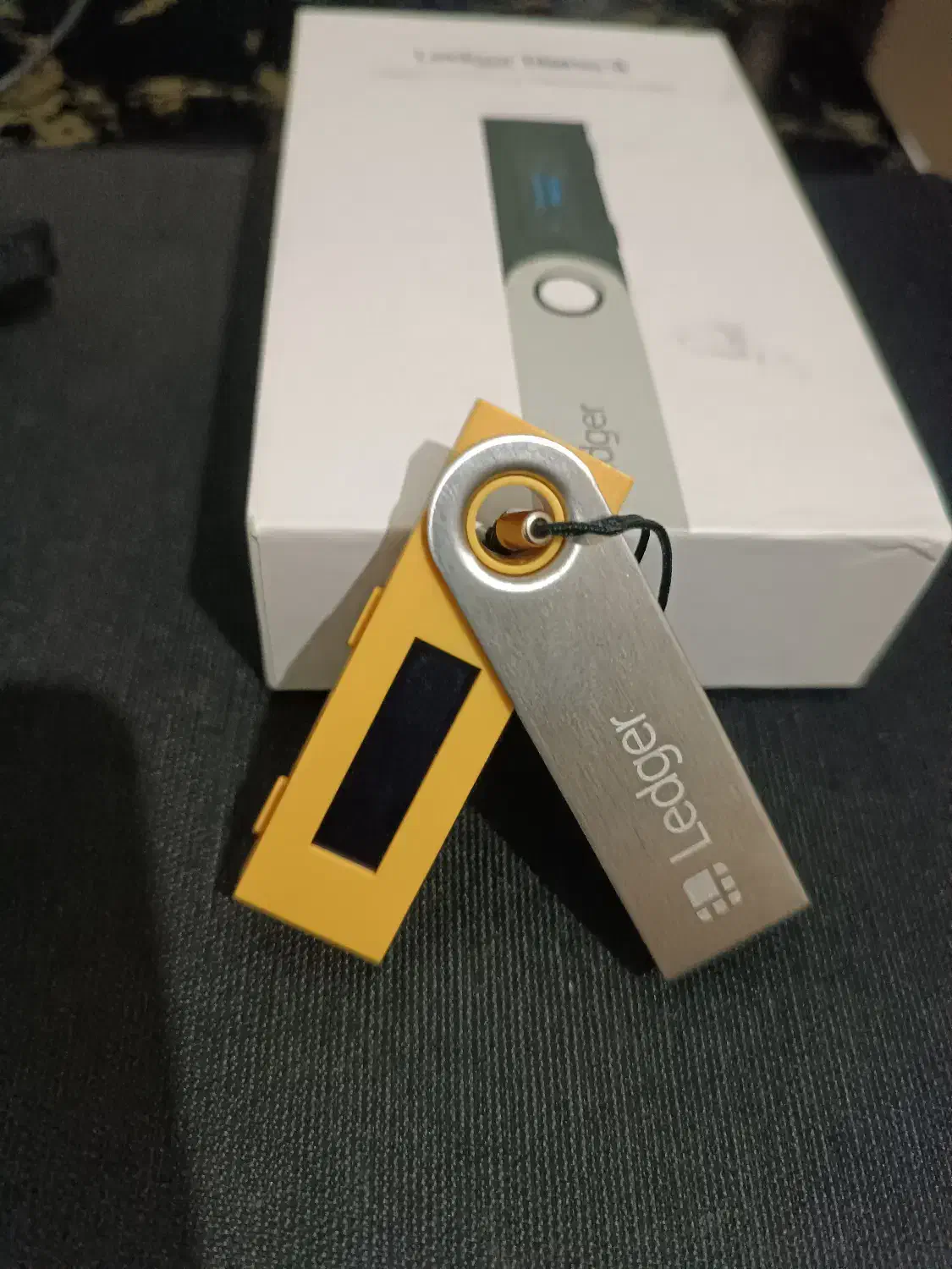 یک دستگاه کیف پول دیجیتالی ledger nano s|قطعات و لوازم جانبی رایانه|بناب, |دیوار