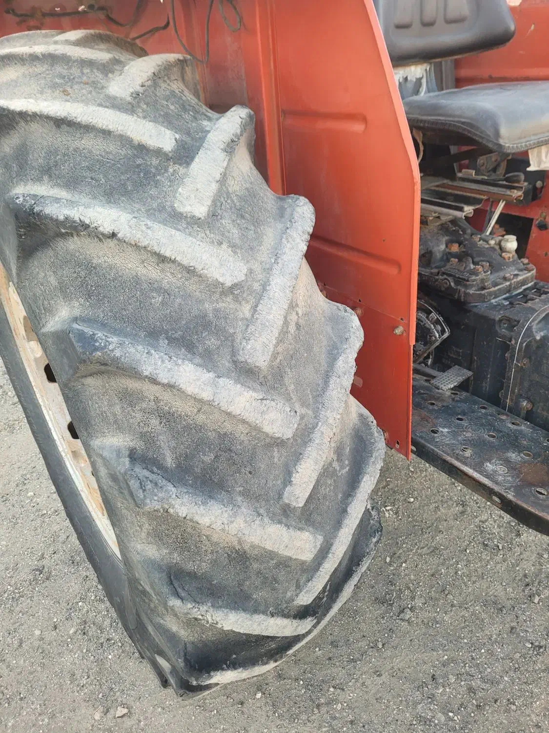 تراکتور ۲۸۵تک|خودرو سنگین|کبودرآهنگ, |دیوار