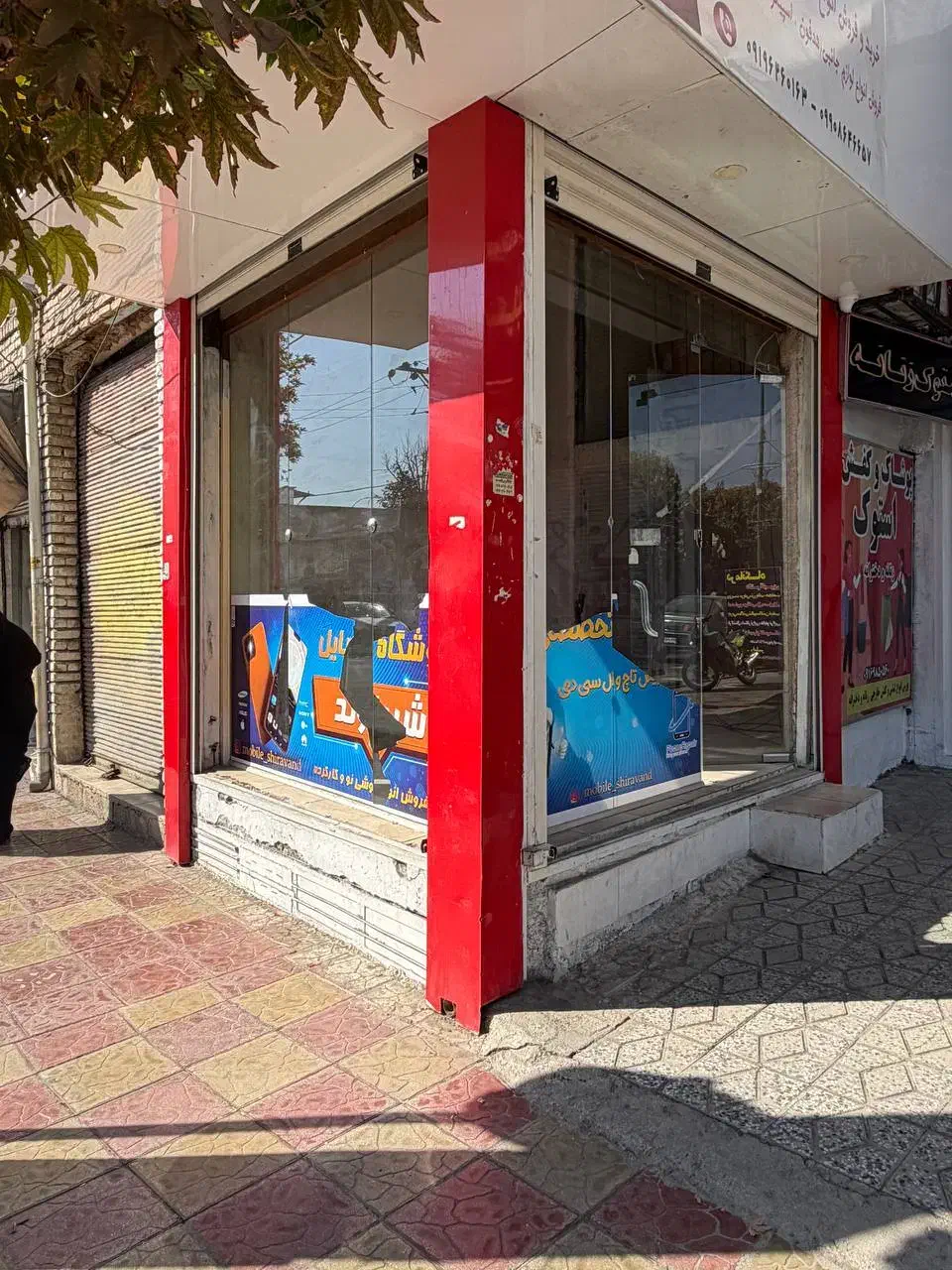 مغازه دونبش میدان شهدا خیابان اصلی قلب بازار|اجارهٔ مغازه و غرفه|کوهدشت, |دیوار