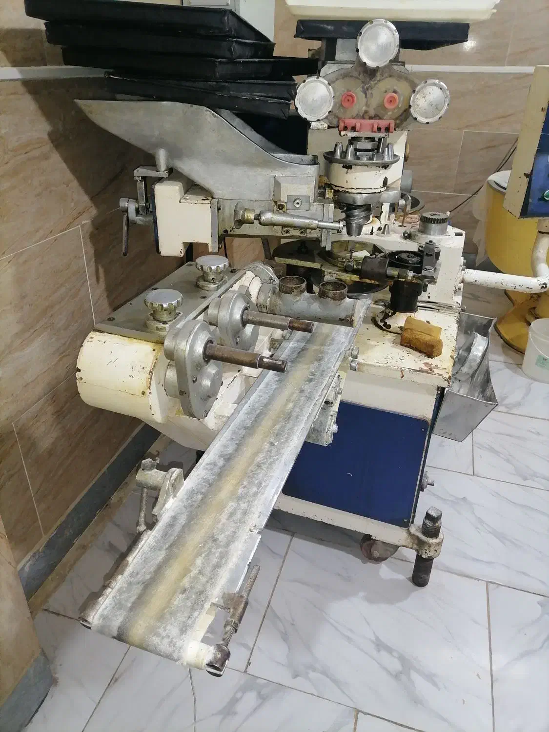 دستگاه کلوچه زن شرکت شکوری|ماشینآلات صنعتی|بابل, |دیوار