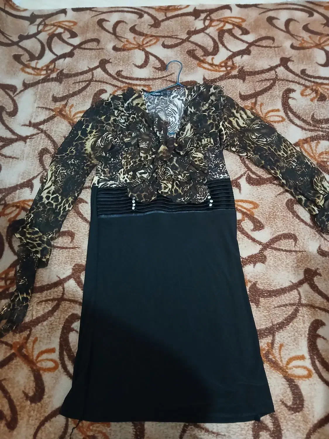 پیراهن مجلسی|لباس|ورامین, ورامین|دیوار