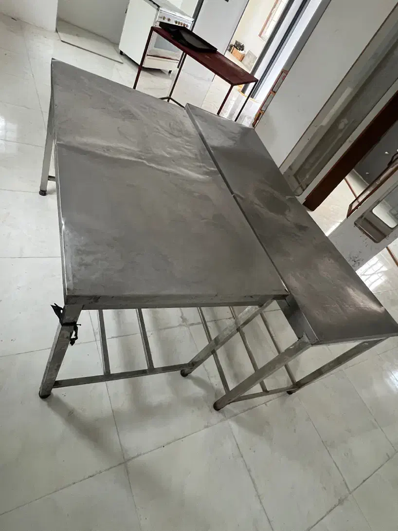 2 عدد میز استیل کارکرده|کافی‌شاپ و رستوران|بندر انزلی, استادیوم|دیوار