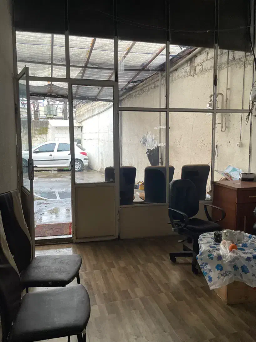 اجاره گاراژ ۲۳۰ متری خیابان لاهیجان|اجارهٔ مغازه و غرفه|رشت, حومه رشت|دیوار