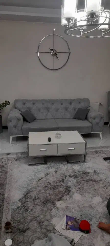 مبل راحتی ۷ نفره طوسی با جلو مبلی و ۳ عسلی کارکرده|مبلمان خانگی و میز عسلی|تهران, مشیریه|دیوار