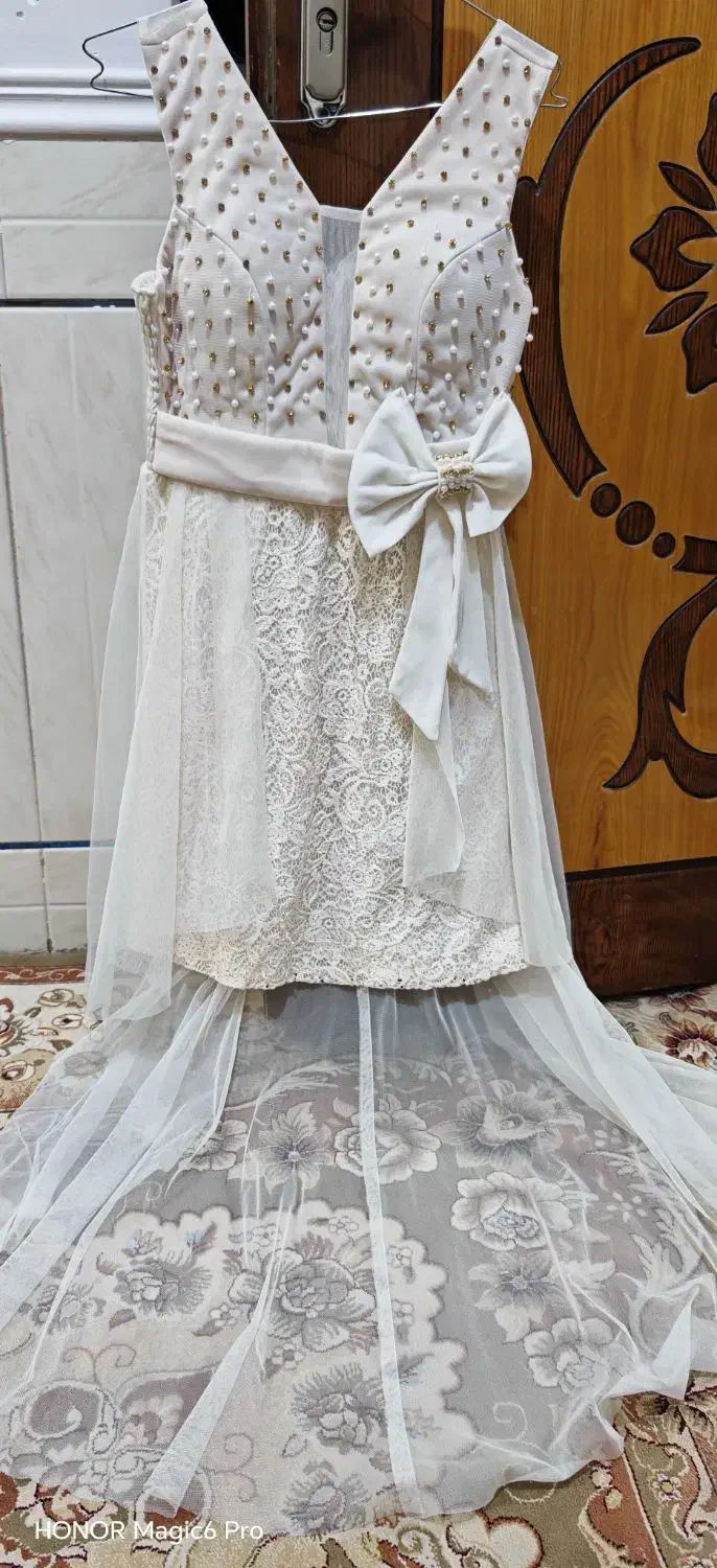 دو عدد لباس مجلسی|لباس|بافق, |دیوار