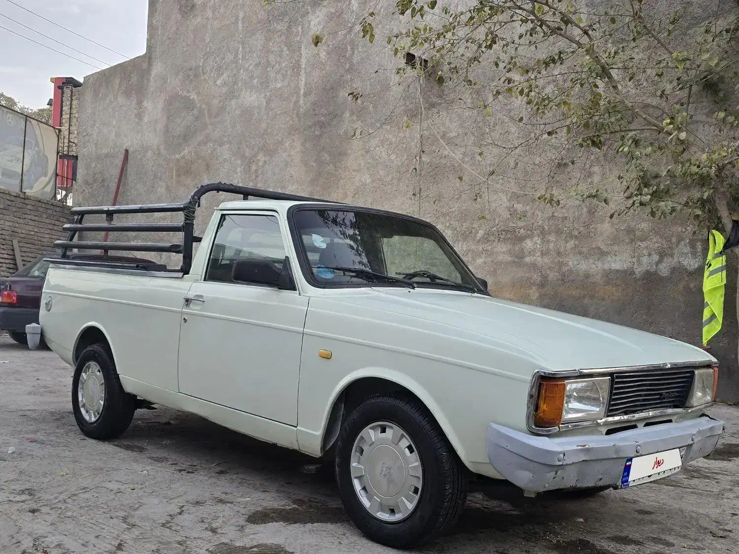 پیکان وانت|خودرو سواری و وانت|مرودشت, نقش رستم|دیوار