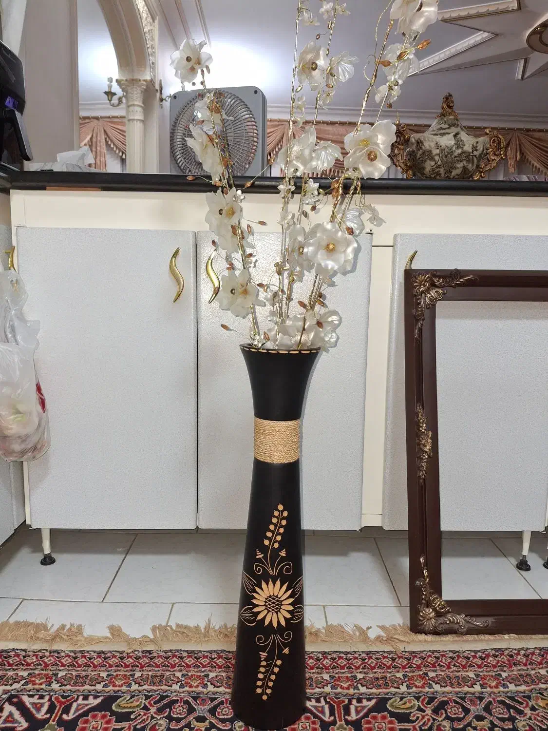 قاب مناسب برای تابلو فرش وگلدان بهمراه گل|صنایع دستی و سایر لوازم تزئینی|قم, گلزار|دیوار