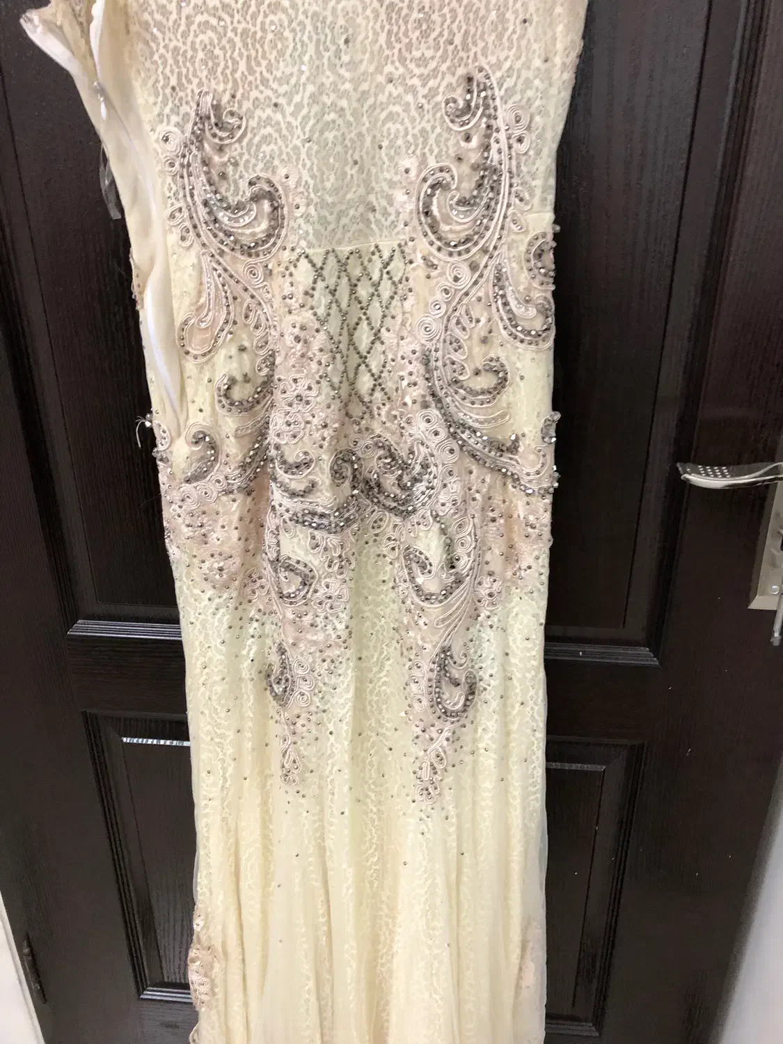 تماما سنگ دوزی،دنباله دار|لباس|قم, شهرک قدس|دیوار