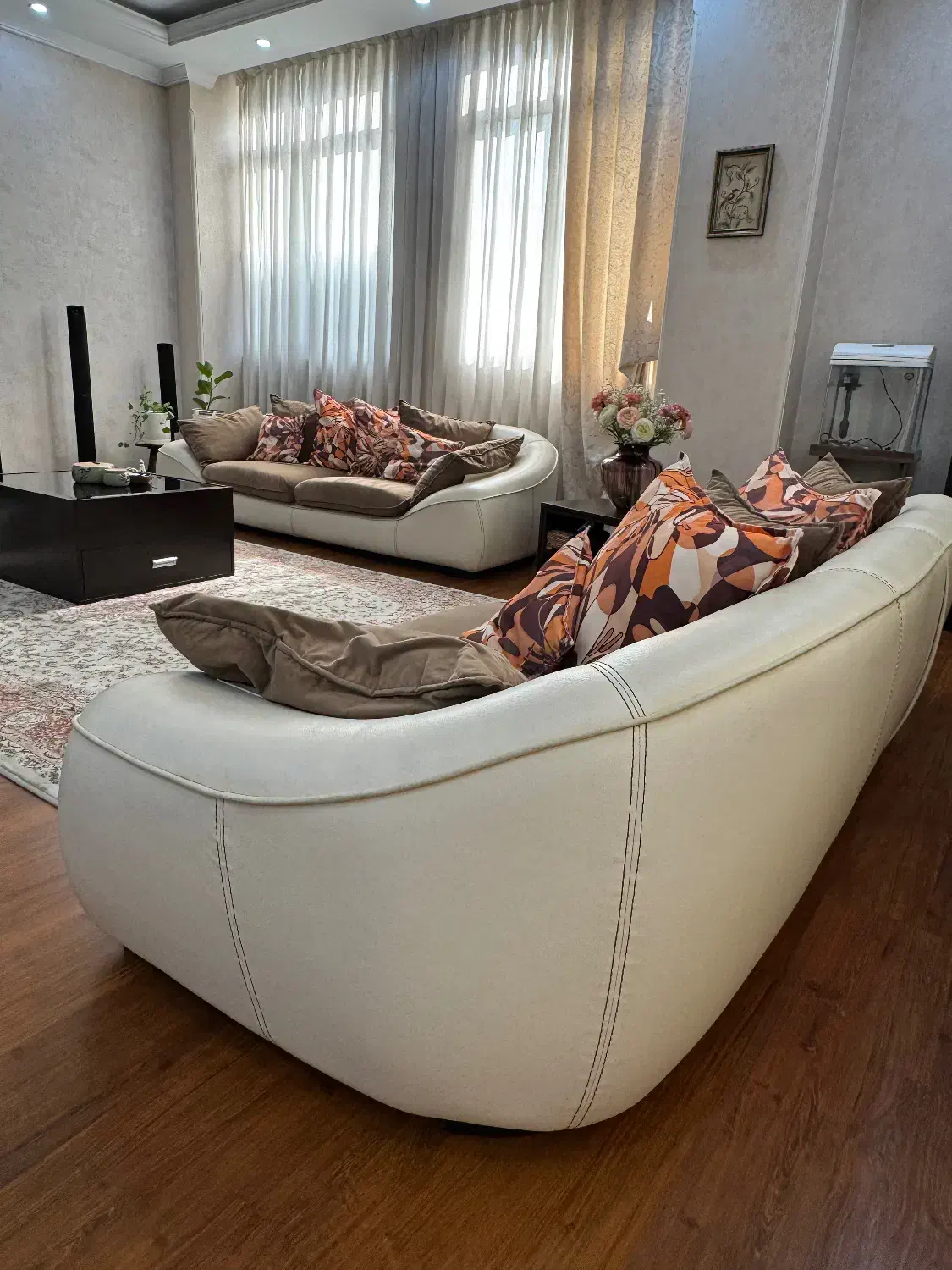 مبل ۸ نفره راحتی چرم طبیعی|مبلمان خانگی و میز عسلی|تهران, آهنگ|دیوار