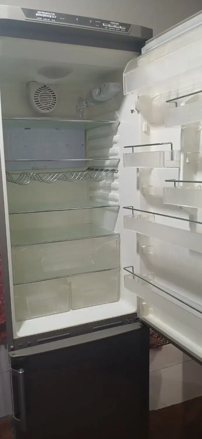 یخچال استیل تمیز وسالم بدون برفک برند خارجی هایسنس|یخچال و فریزر|تربت جام, شاد|دیوار