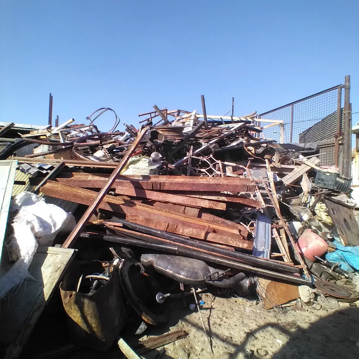 ضایعات اهن آلات سنگین لوله داربست دیگ|عمدهفروشی|ارومیه, |دیوار