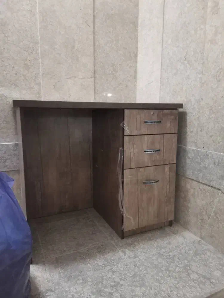 میز تحریر MDF|میز تحریر و کامپیوتر|ری, جوانمرد قصاب|دیوار