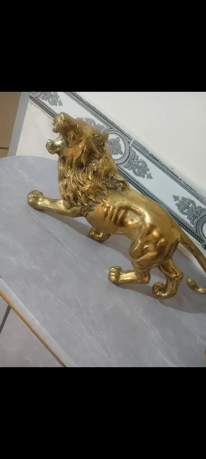 دوتا مجسمه شیربرنز|فعالیت داوطلبانه|صباشهر, |دیوار