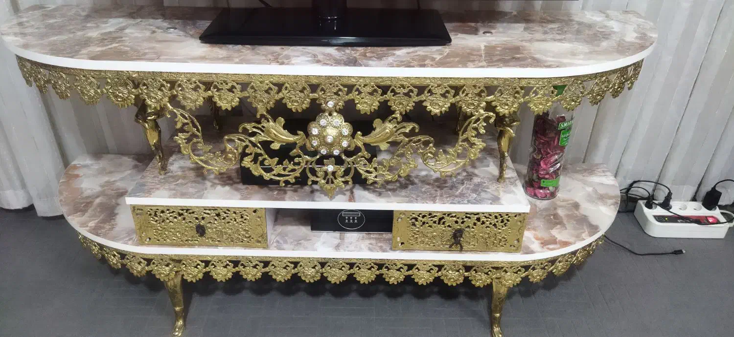 میز تی وی برنجی شیک و محکم|میز تلویزیون|نسیم‌شهر, |دیوار