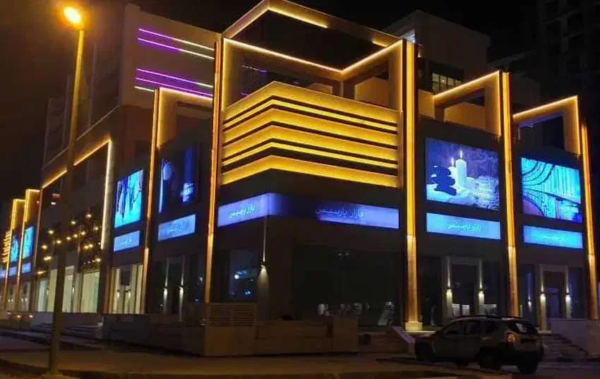 غرفه ۱۰۰ متر روبروی مرکز تجاری بر خیابان تهاتر|فروش مغازه و غرفه|کیش, |دیوار