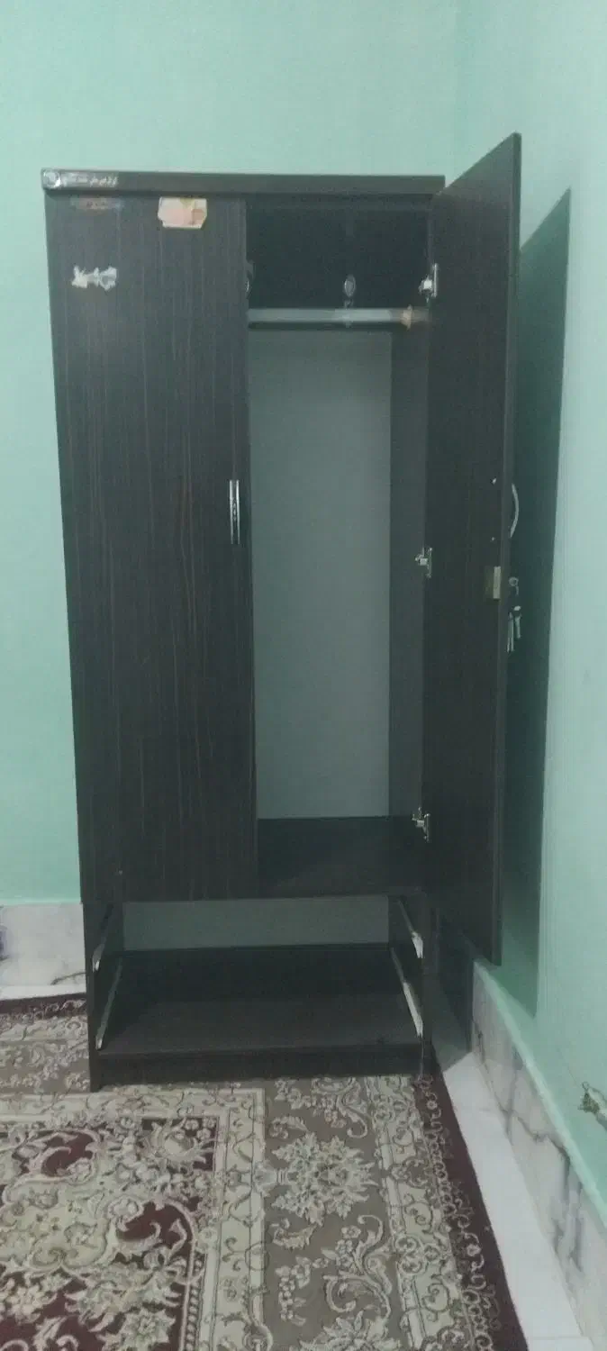 کمدلباس|جاکفشی، کمد، دراور|تربت جام, جامرود|دیوار