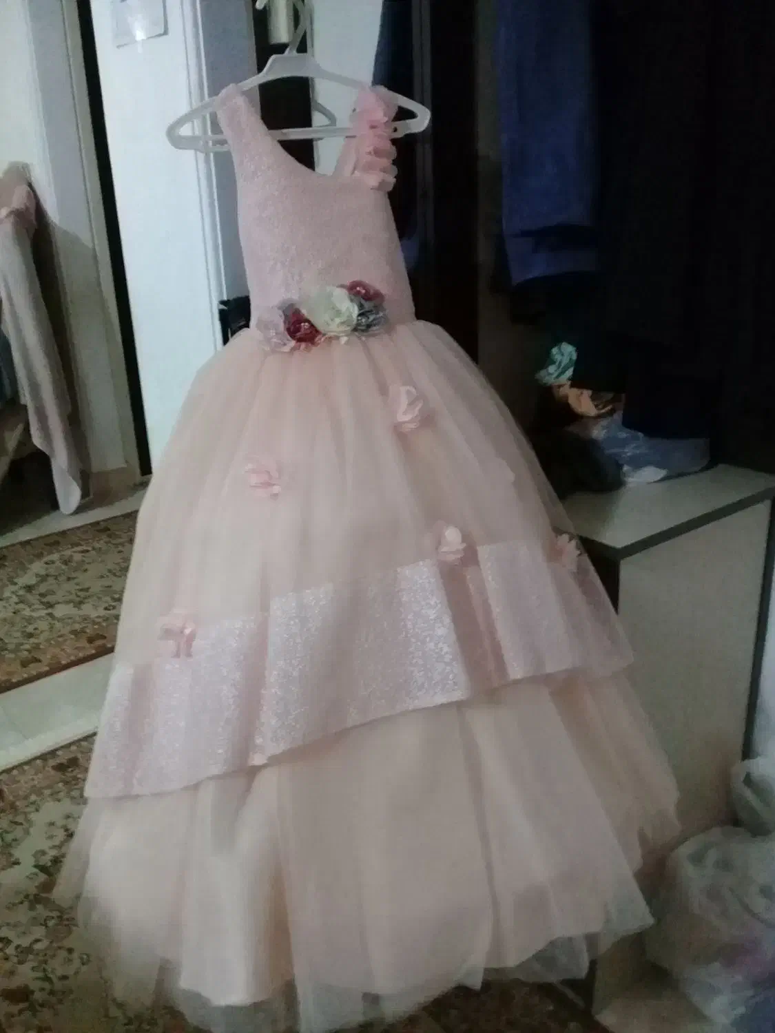 لباس مجلسی|کفش و لباس بچه|رشت, فلسطین|دیوار