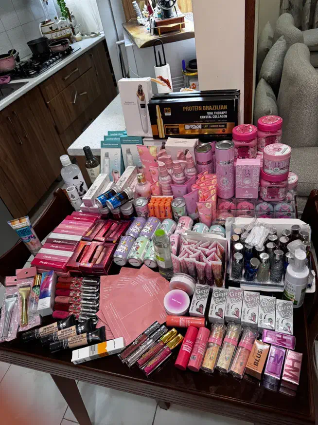 رژ لیپ گلاس دو طرفه|آرایشی، بهداشتی، درمانی|پردیس, فاز ۸|دیوار