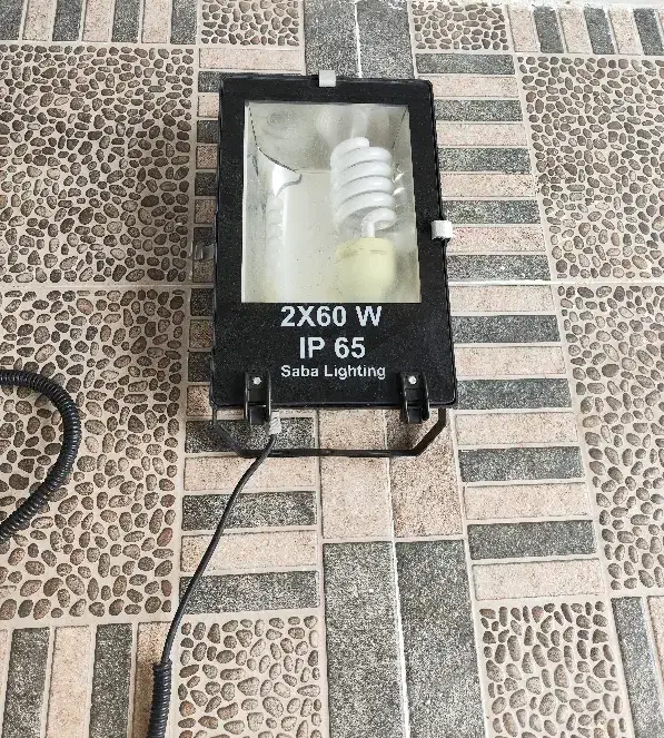 پروژکتور|لامپ و چراغ|چاف و چمخاله, |دیوار