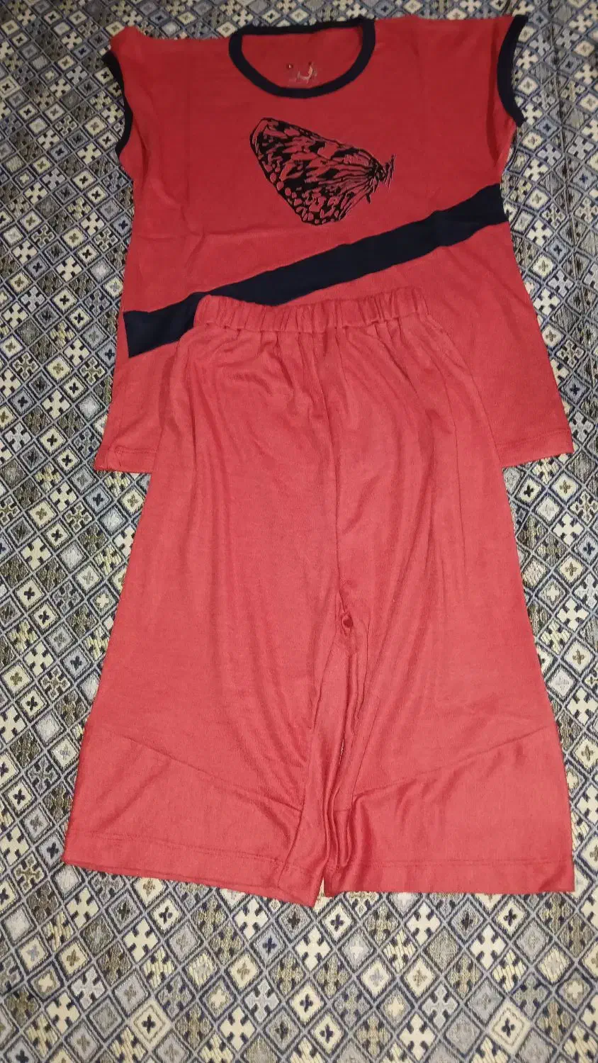 لباس زنانه|لباس|سلماس, |دیوار