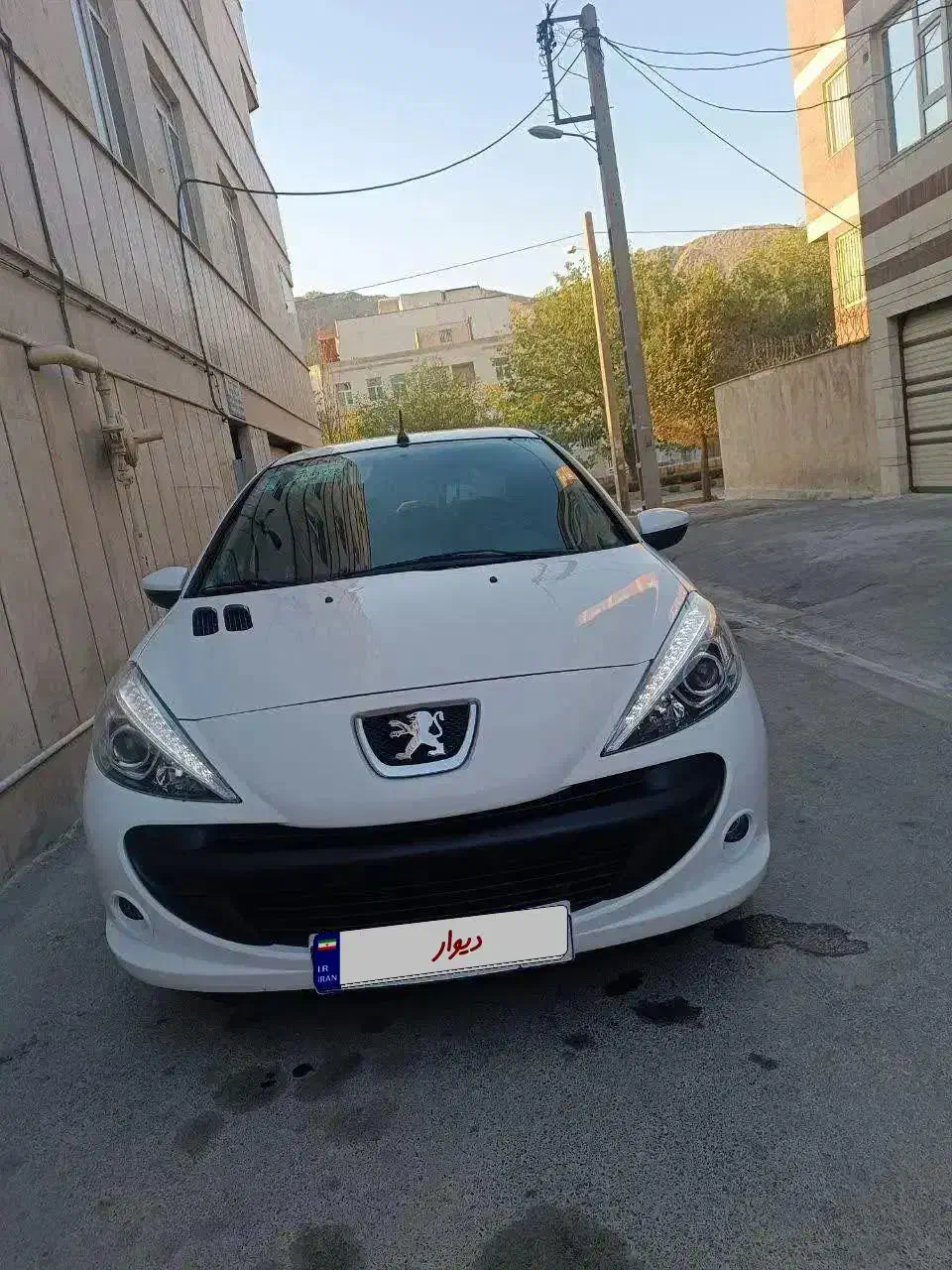 207 دنده ای 1402|خودرو سواری و وانت|اراک, |دیوار