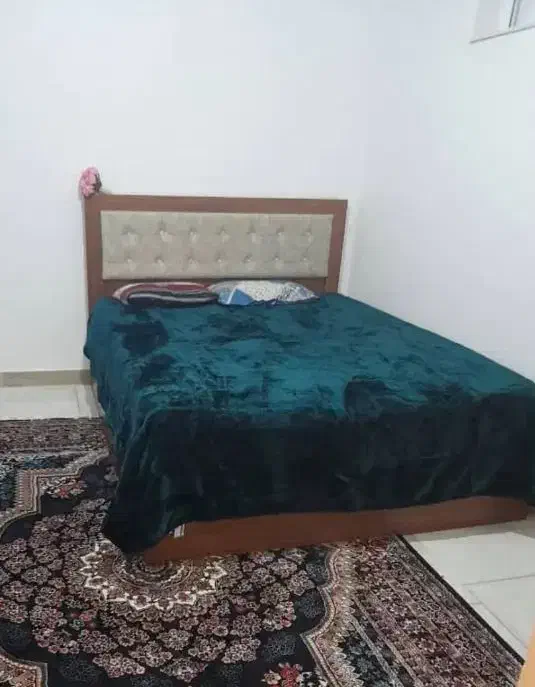 تخت ام دی اف نو با تشک سالم تمیز|تخت و سرویس خواب|لاهیجان, گلستان|دیوار