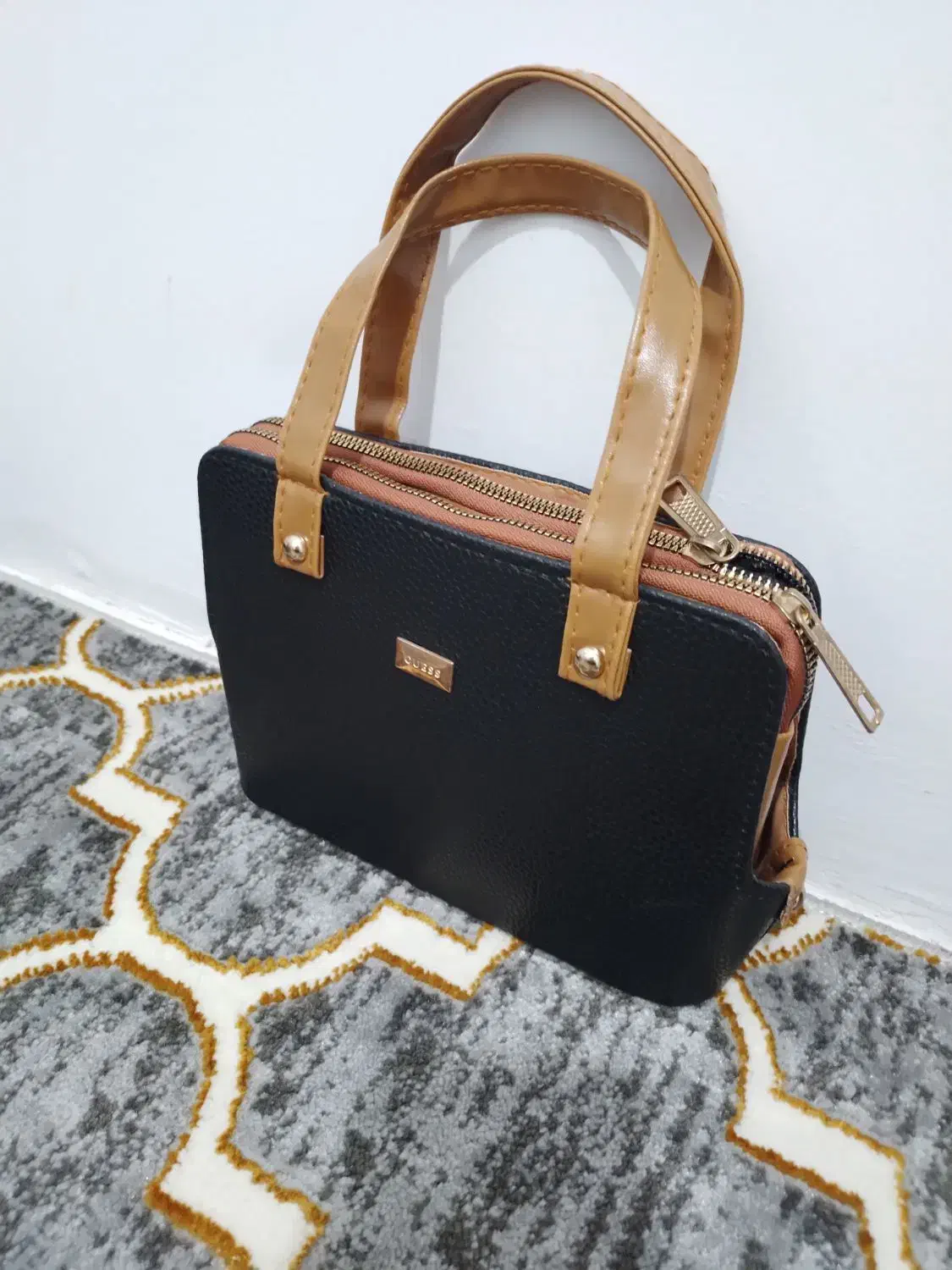 کیف نو|کیف، کفش، کمربند|نیشابور, راه آهن|دیوار