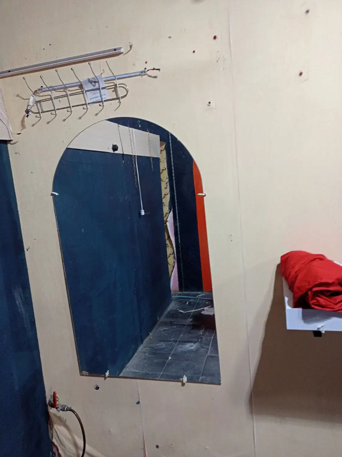 آینه|آینه|قوچان, |دیوار