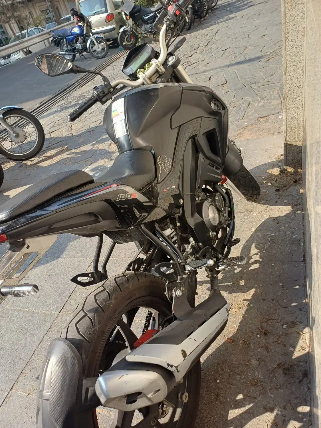 بنلی۱۸۰ اس|موتورسیکلت|تهران, جردن|دیوار