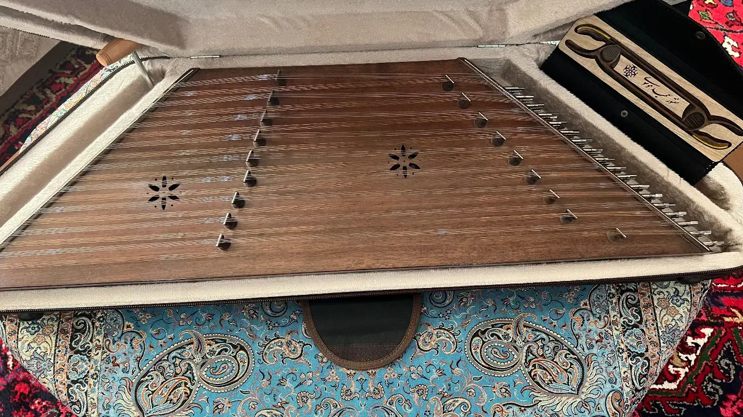 سنتور|سازهای سنتی|تبریز, |دیوار