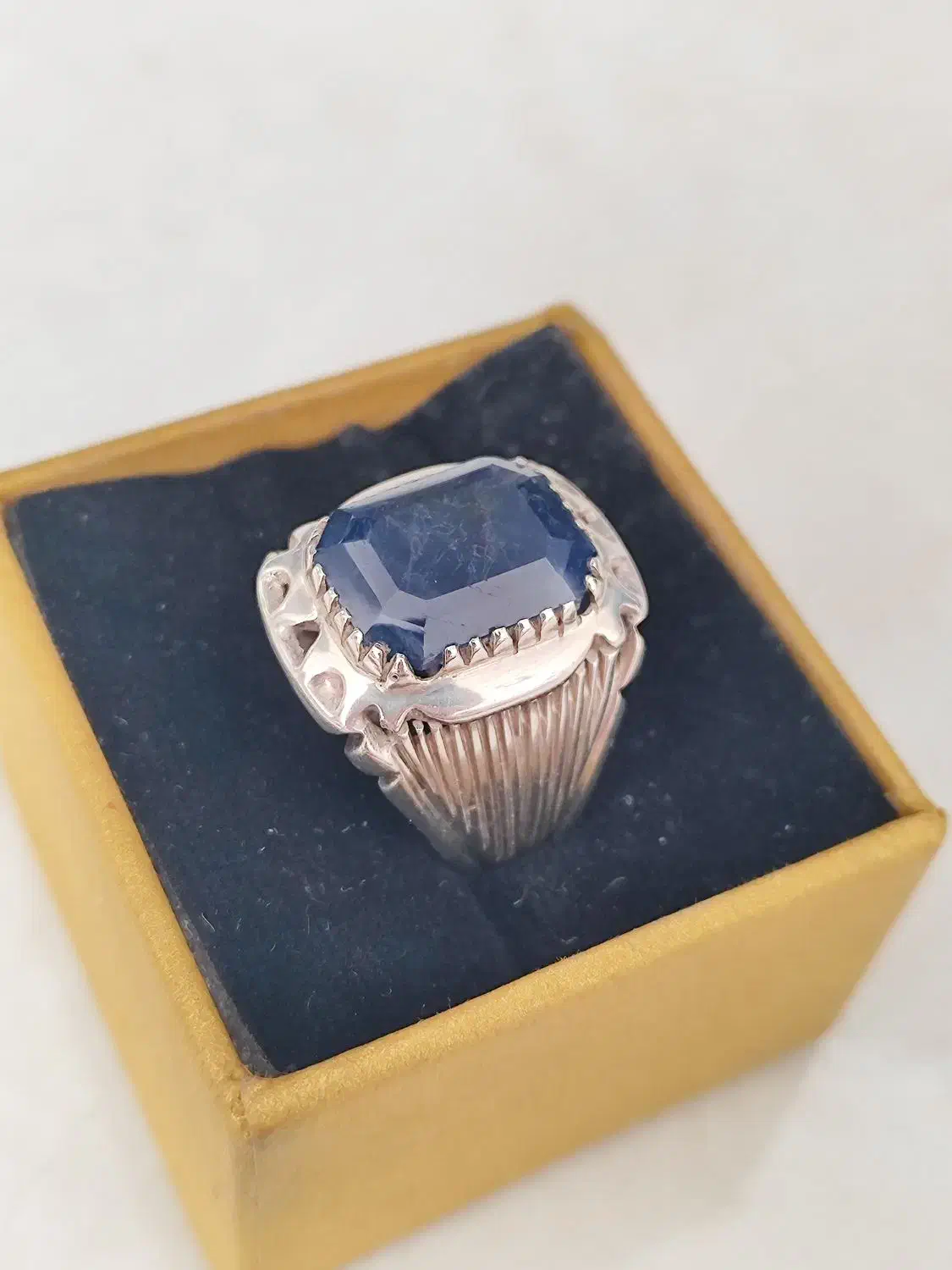 انگشتر یاقوت کبود آنهیت جهت معاوضه یا فروش|جواهرات|ایلام, |دیوار