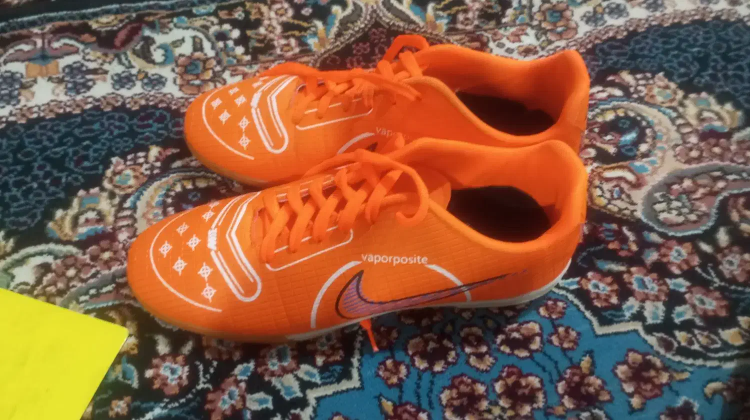 کفش فوتبالی نونونو با کارتون سایز۴۴|کیف، کفش، کمربند|دورود, |دیوار