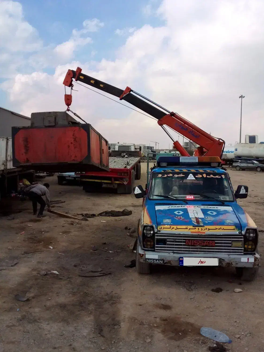 جرثقیل نیسان فروشی سه منظوره بالابرخودروبر دکل دار|خودرو سواری و وانت|تهران, خاک سفید|دیوار
